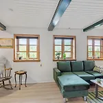 בית נופש 1 Bedroom Awesome In *