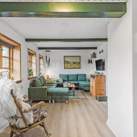 1 Bedroom Awesome In Prázdninový dům *