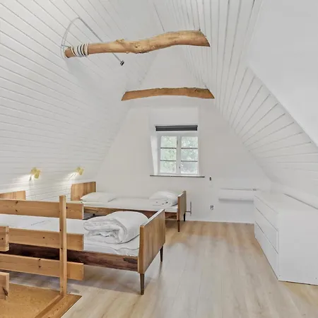 1 Bedroom Awesome In Prázdninový dům *
