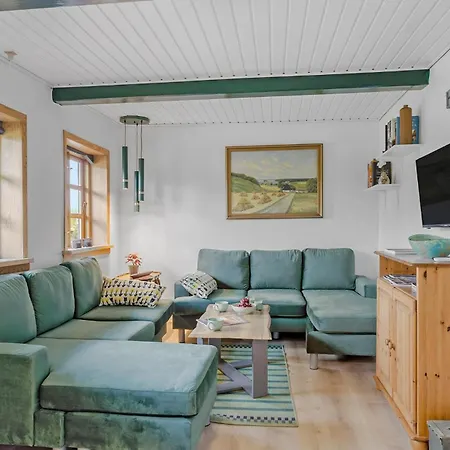 1 Bedroom Awesome In Prázdninový dům